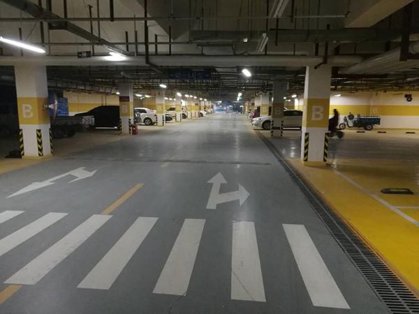 金剛砂耐磨地坪上的油汙可采用的三種處理方式